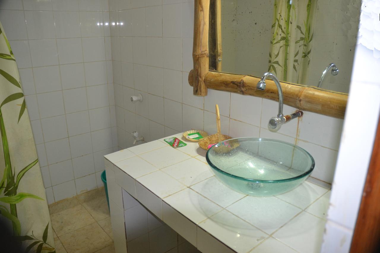 Bamboo Beach Resort Пуерто Галера Екстериор снимка